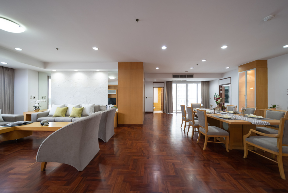 Luxury 3-Bedroom Apartment Sukhumvit 24 for Rent | 250 SQM