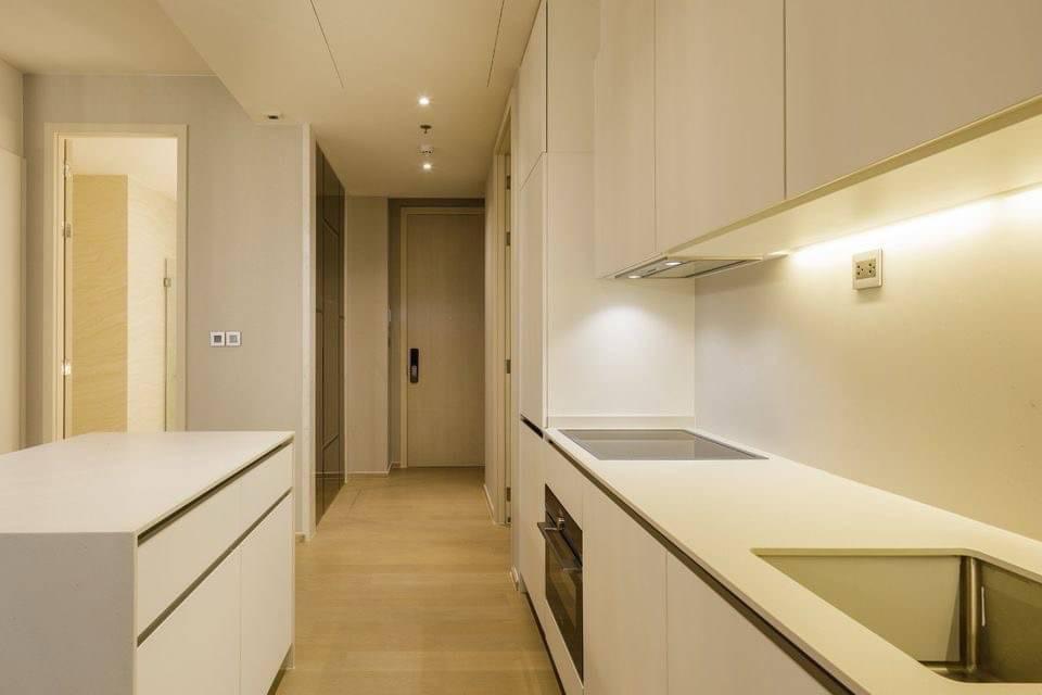 Super Luxury 2-Bedroom Corner Unit with City View | 95 sqm | 50m to BTS Thonglor