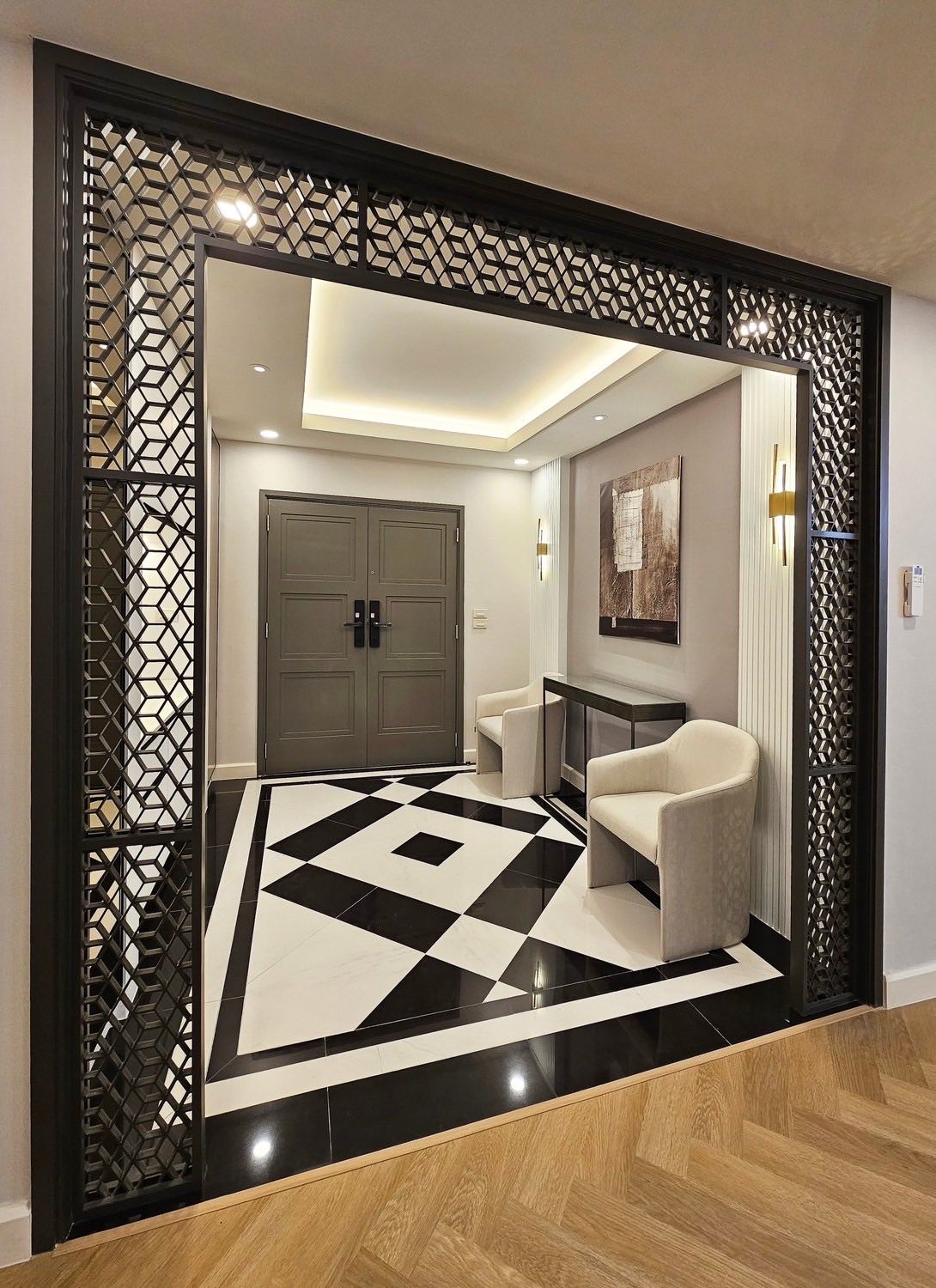 Spacious 3+1 Bedroom Condo for Rent & Sale in Sukhumvit 24 | 223 SQM | Pet Friendly Near BTS Phrom Phong