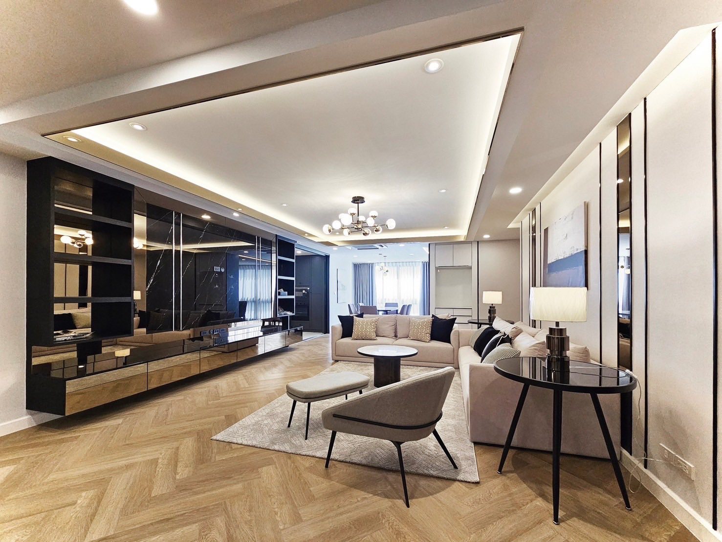 Spacious 3+1 Bedroom Condo for Rent & Sale in Sukhumvit 24 | 223 SQM | Pet Friendly Near BTS Phrom Phong