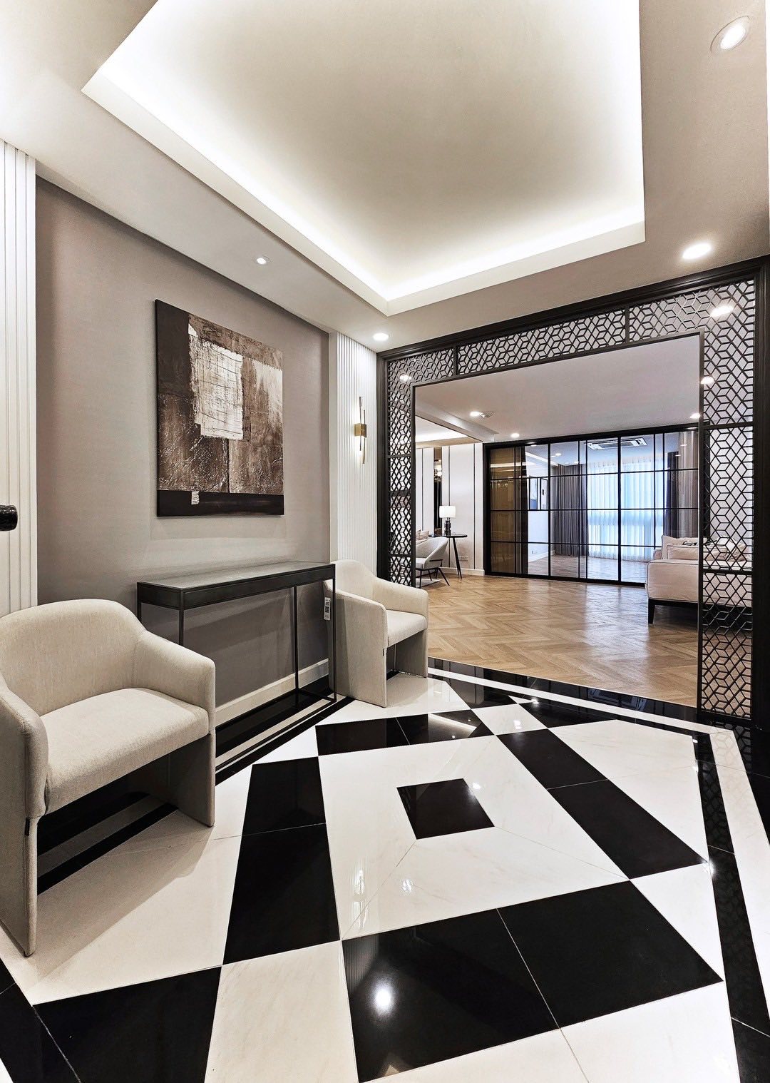 Spacious 3+1 Bedroom Condo for Rent & Sale in Sukhumvit 24 | 223 SQM | Pet Friendly Near BTS Phrom Phong
