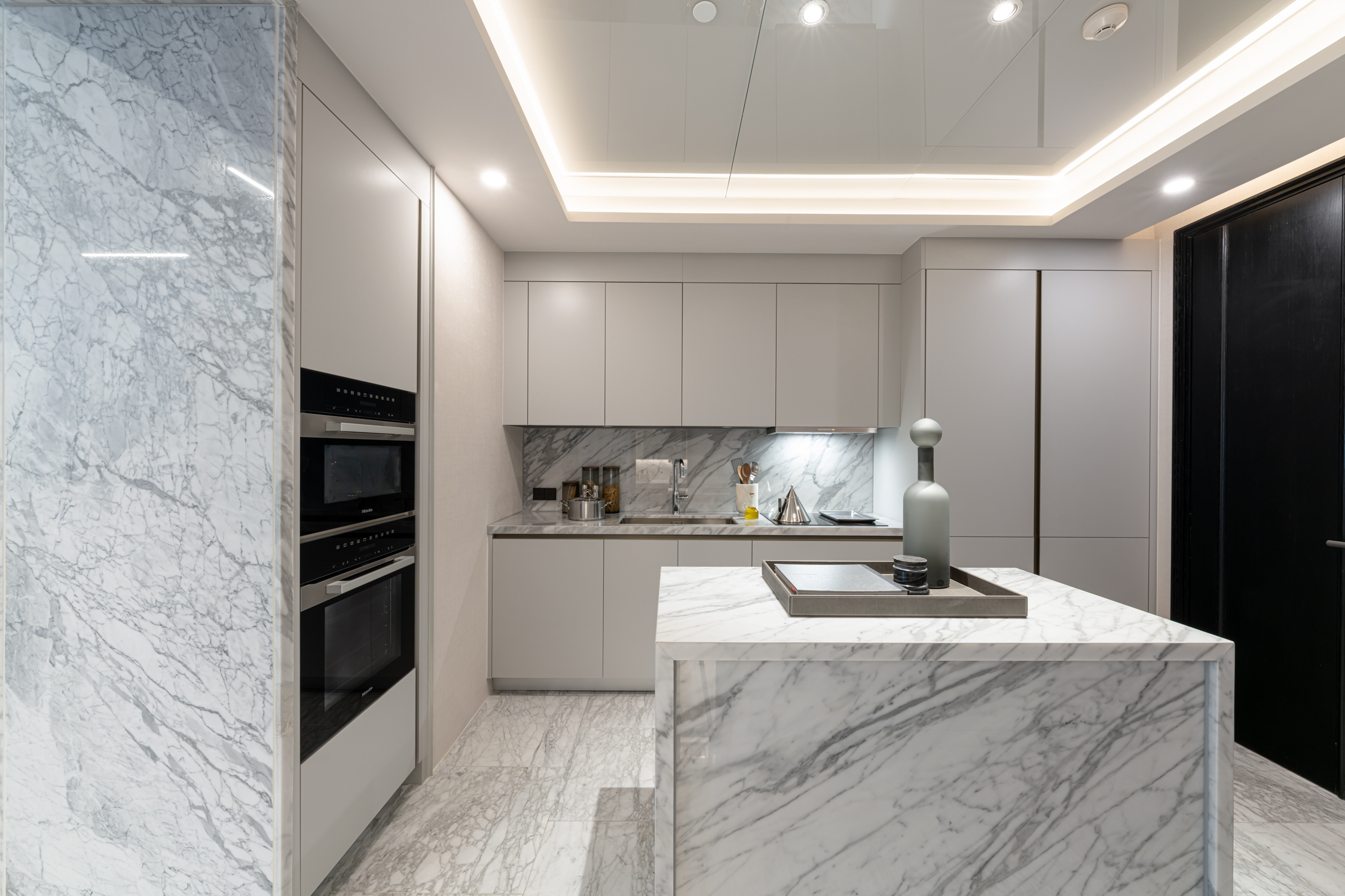 Luxury 2 Bedroom Condo for Sale in Thonglor | 128 Sqm | Prime Sukhumvit