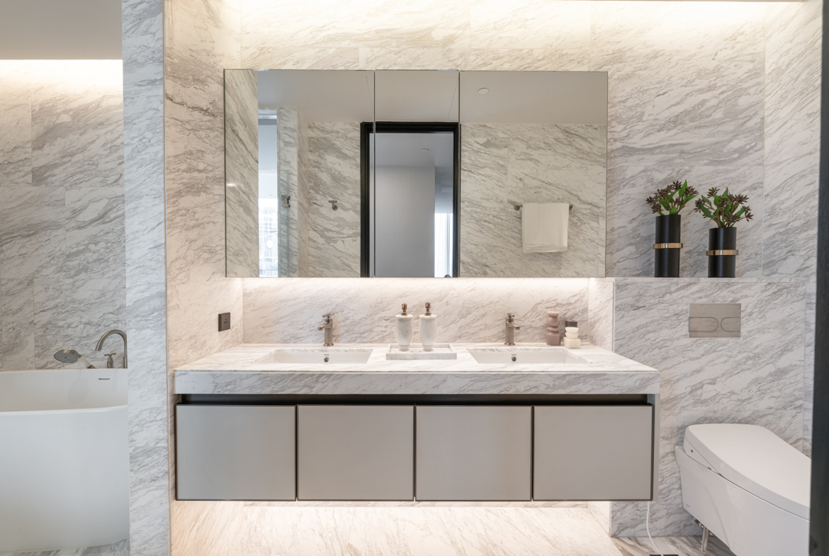 Luxury 2 Bedroom Condo for Sale in Thonglor | 128 Sqm | Prime Sukhumvit