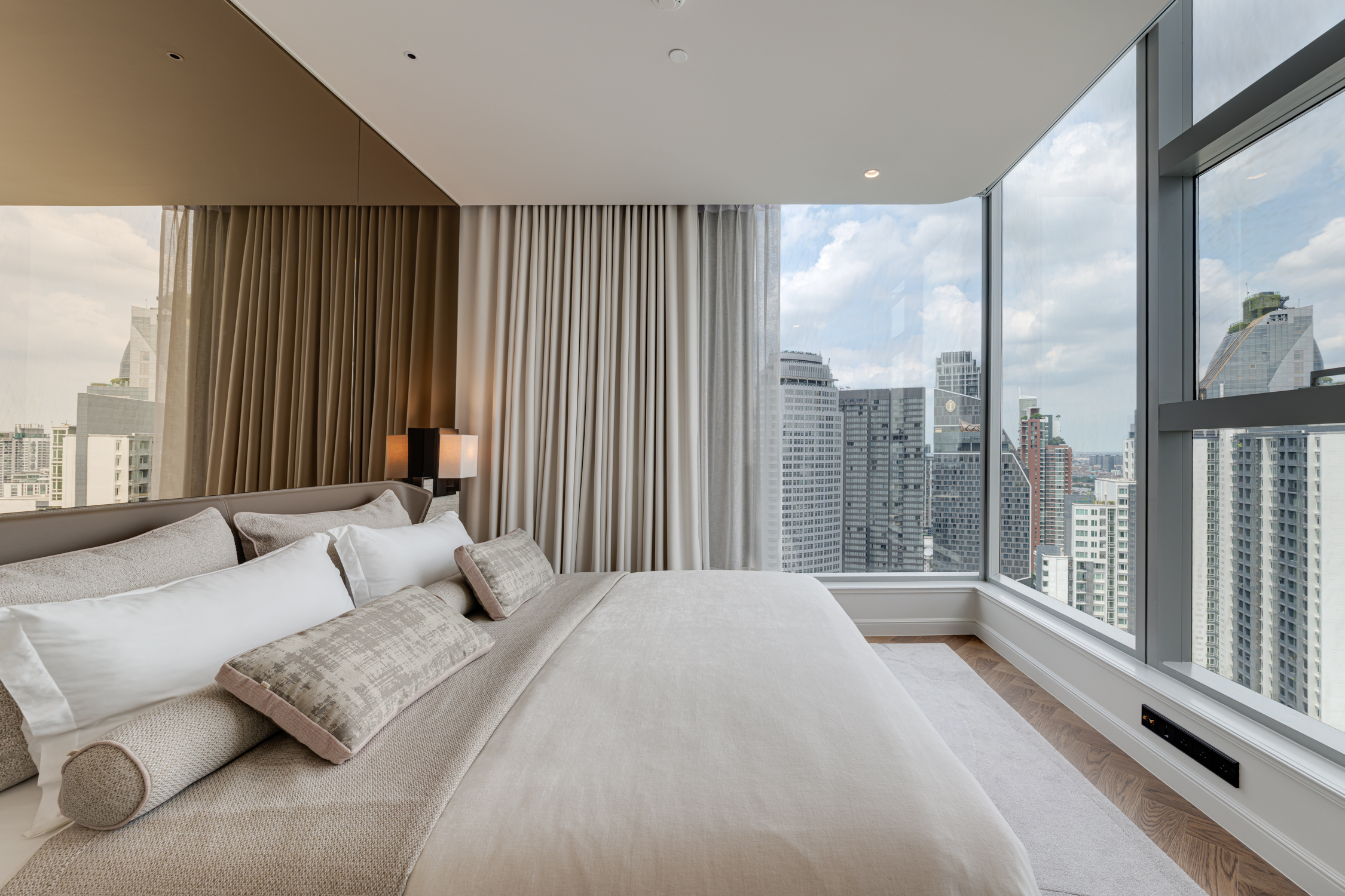 Luxury 2 Bedroom Condo for Sale in Thonglor | 128 Sqm | Prime Sukhumvit