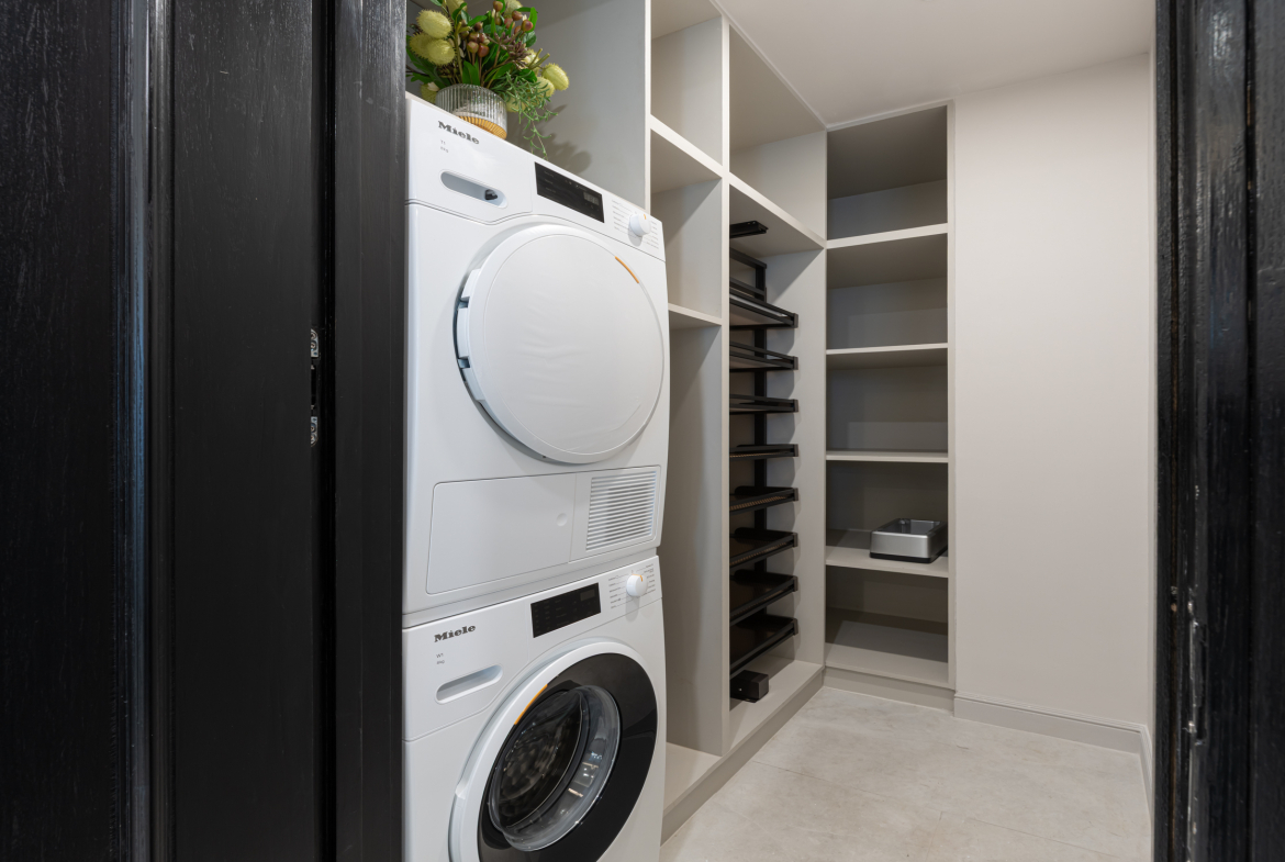 Luxury 2 Bedroom Condo for Sale in Thonglor | 128 Sqm | Prime Sukhumvit