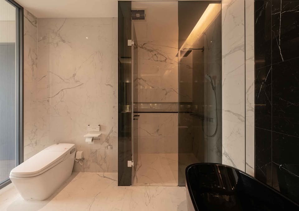 Modern 2 Bedroom Condo for Rent in Thonglor | 86 sqm High Floor Luxury Residence