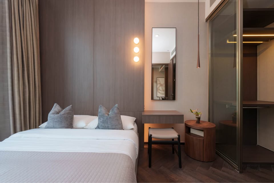 Luxury Bangkok condo for sale at The ESSE Sukhumvit 36. Near BTS Thonglor, fully furnished, ideal for living or investment.