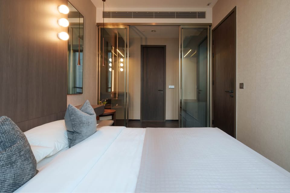 Luxury Bangkok condo for sale at The ESSE Sukhumvit 36. Near BTS Thonglor, fully furnished, ideal for living or investment.