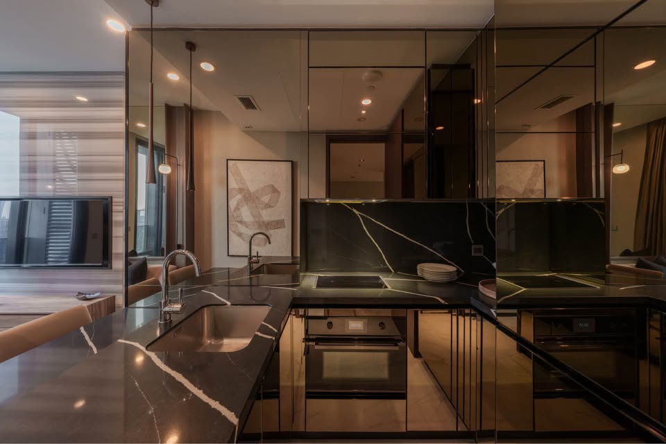 Luxury Bangkok condo for sale at The ESSE Sukhumvit 36. Near BTS Thonglor, fully furnished, ideal for living or investment.