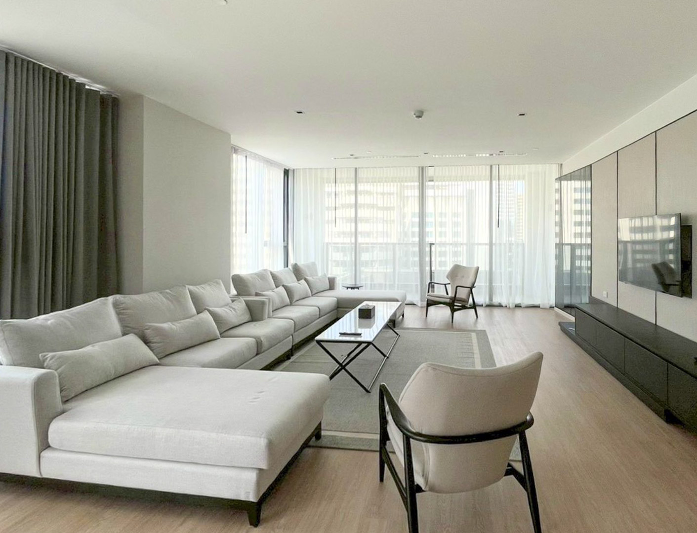 Pet-Friendly 4BR Luxury GM Residence Sukhumvit 20 Near BTS