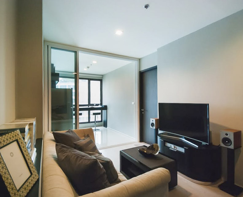 Rhythm 44/1 Condo Near BTS Phra Khanong for Rent