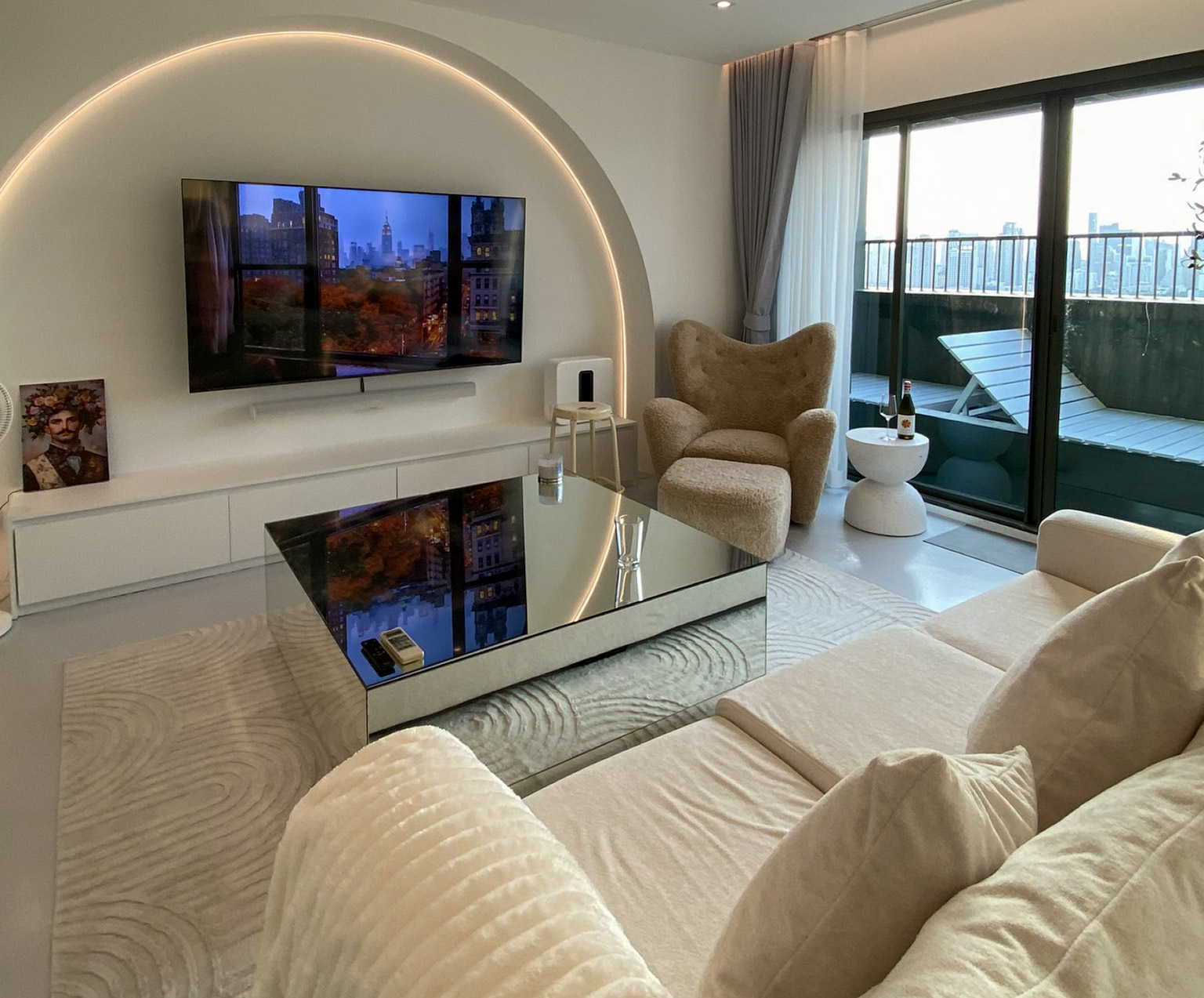 Bright Luxury Condo with Private Terrace in Thonglor