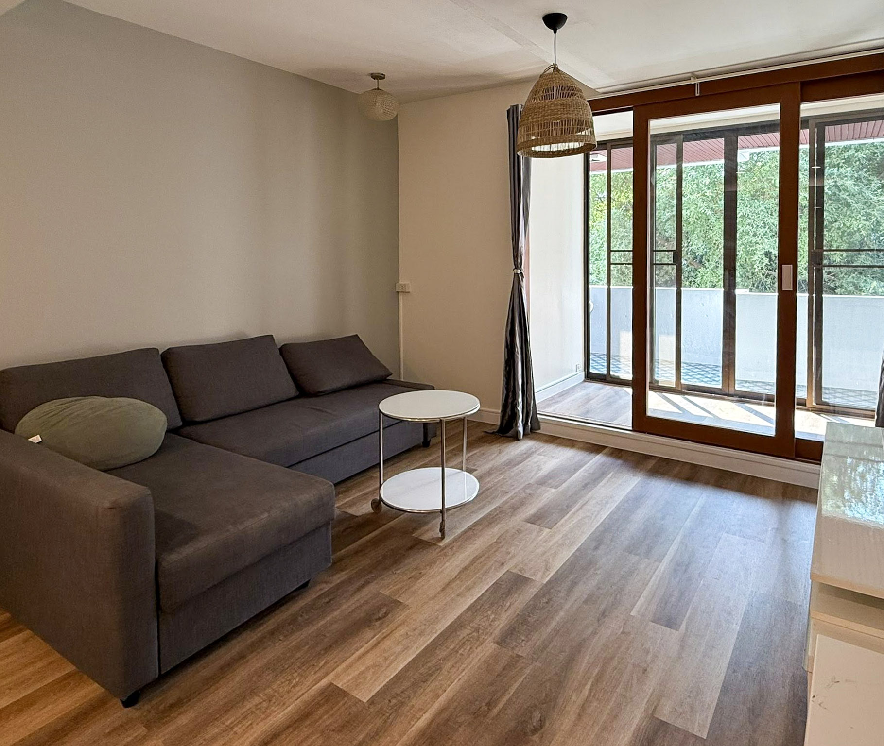 1BR Condo Rent Sukhumvit 16 Near BTS Asoke