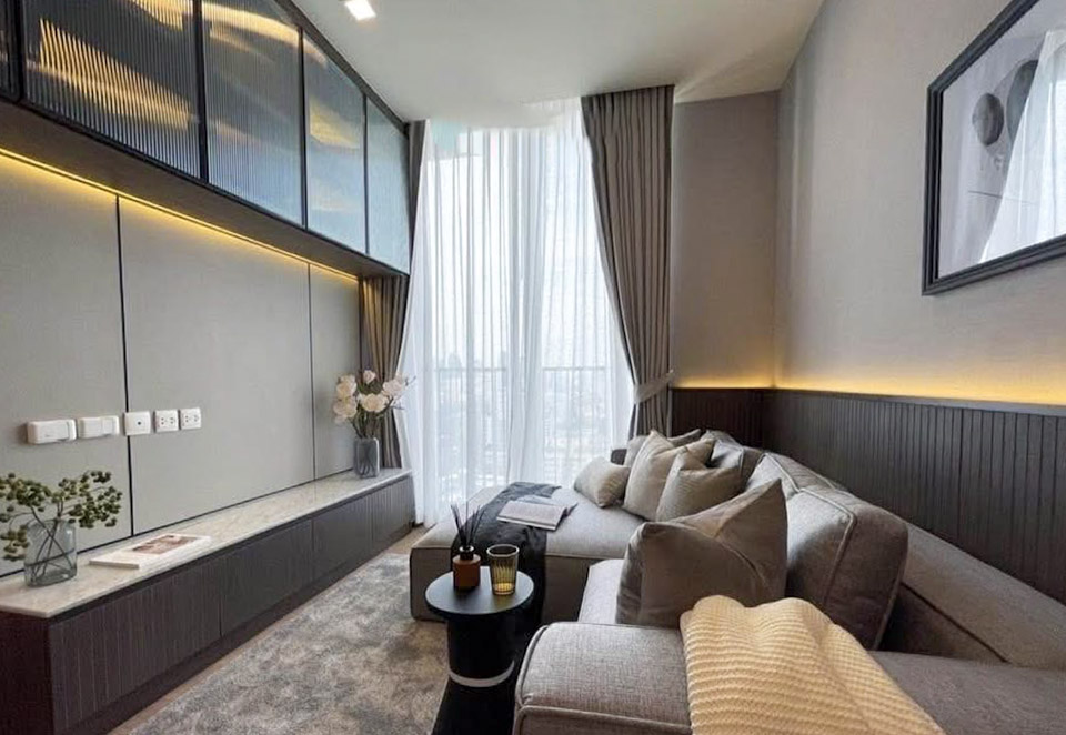 Noble Around Sukhumvit 33 Condo Near BTS Phrom Phong