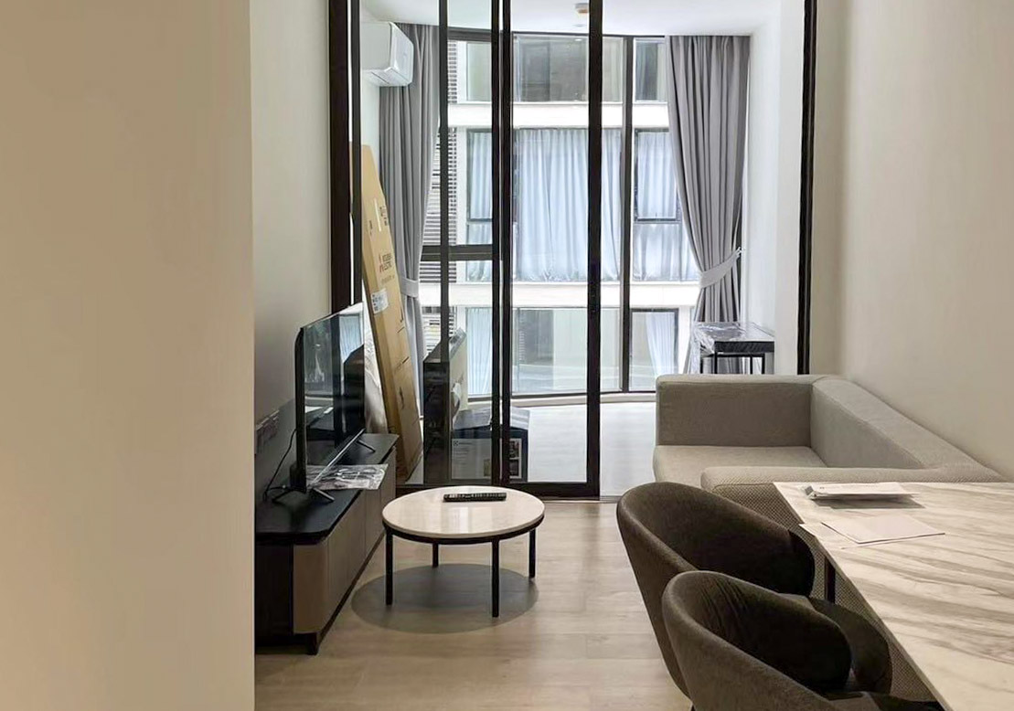 Pool-view low rise condo in Sukhumvit 10 – steps from BTS Nana & Asoke