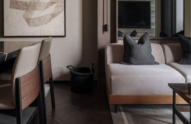 Luxury Bangkok condo for sale at The ESSE Sukhumvit 36. Near BTS Thonglor, fully furnished, ideal for living or investment.
