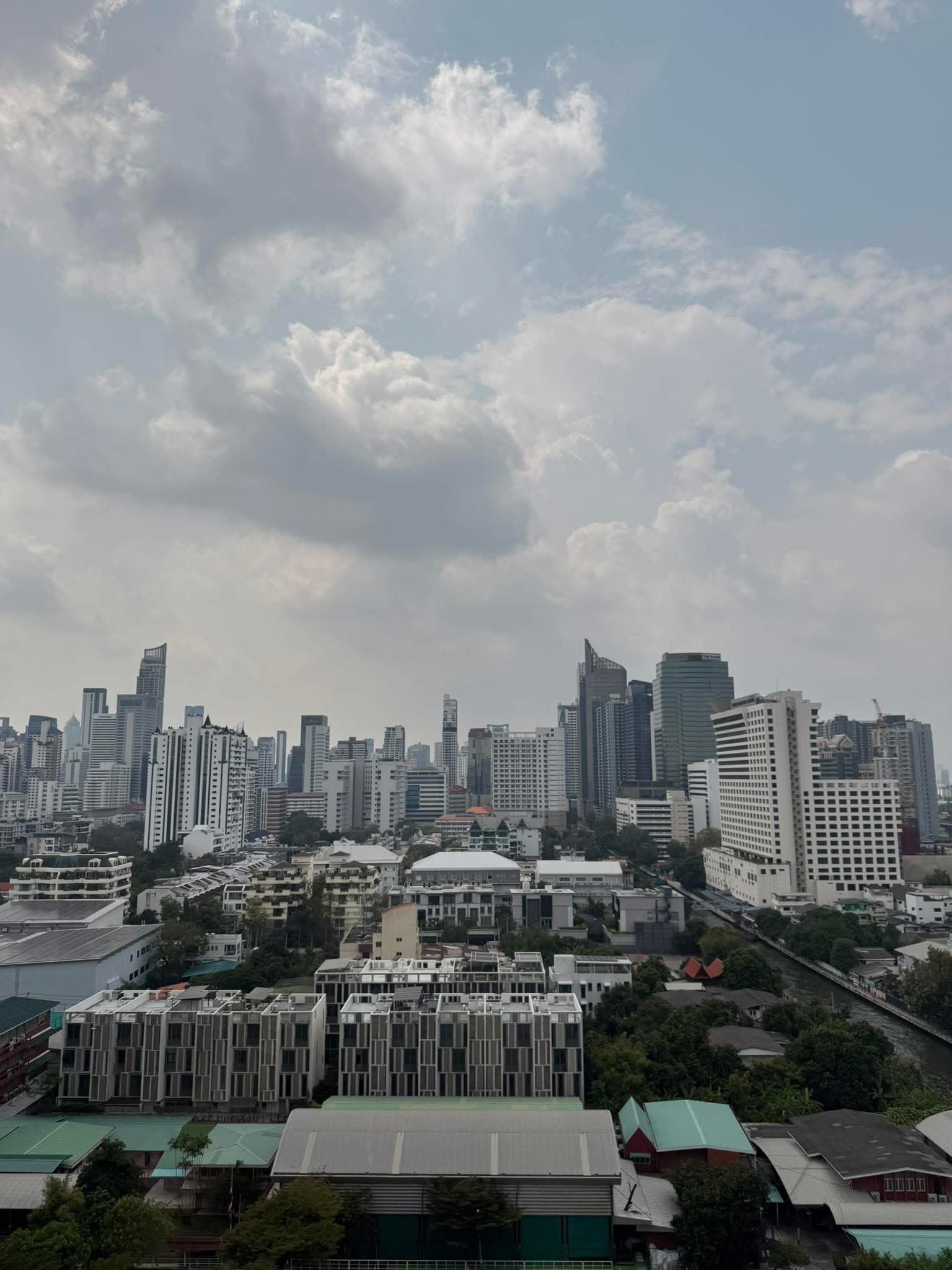 Modern One Bedroom 40 SQM for Rent at Supalai Suk.39