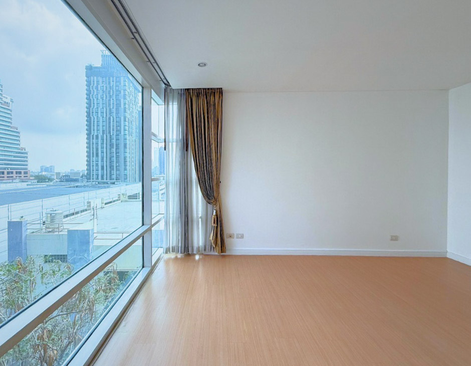 Fullerton Sukhumvit 105.35 SQM | High Yield Condo with Tenant