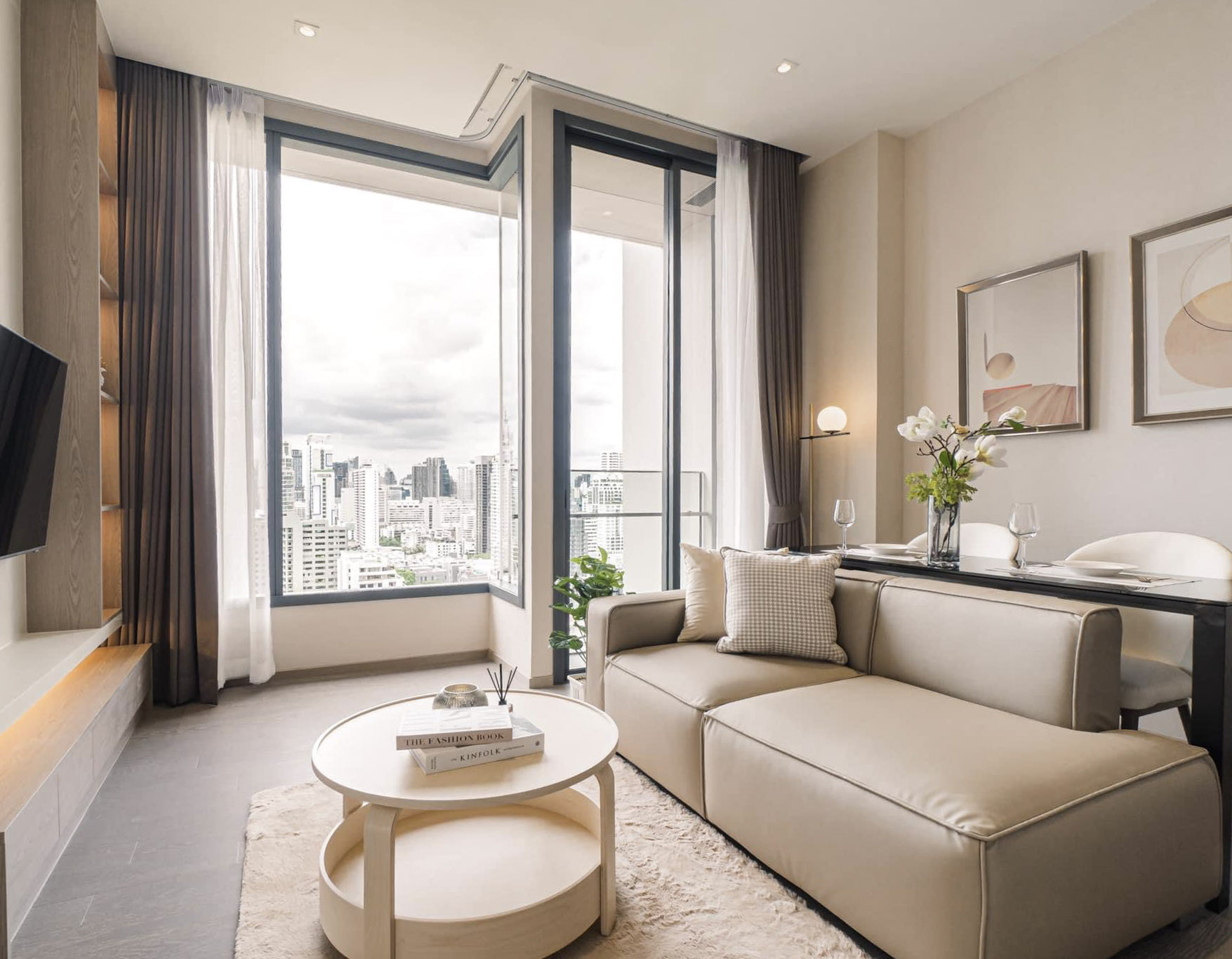 The Esse Asoke 47 SQM 1BR Condo | Rent Near BTS Asoke