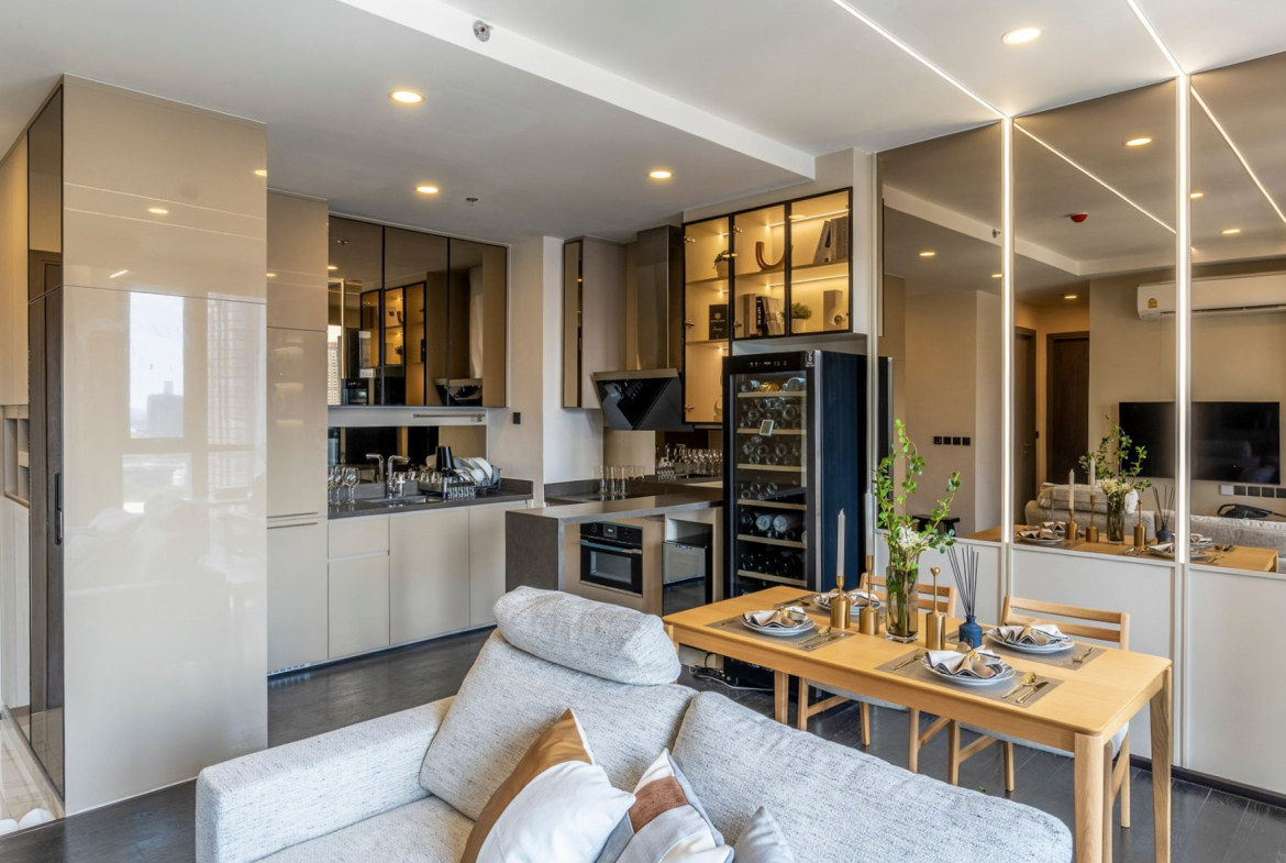 Park Origin 65.53 SQM Thonglor 2BR Condo | High Floor Corner