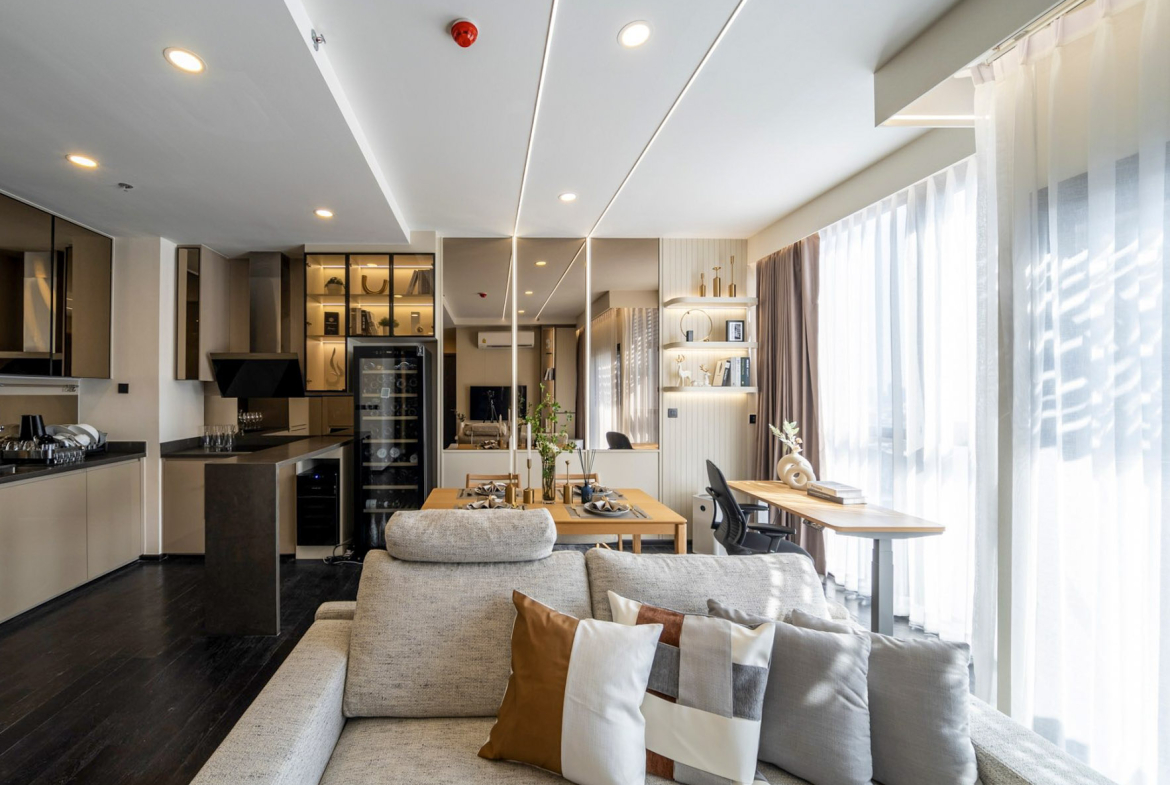 Park Origin 65.53 SQM Thonglor 2BR Condo | High Floor Corner