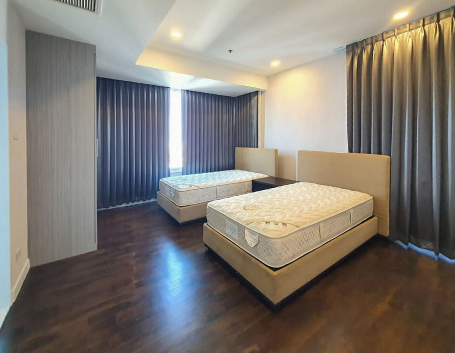 Baan Siri 24 Duplex 4BR Condo 271.66 SQM near BTS Phrom Phong