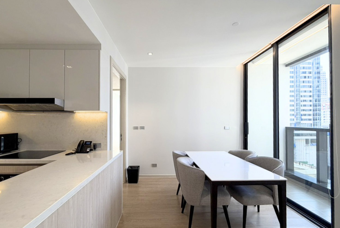 2BR Condo 106 SQM Sukhumvit 20 Near BTS Asoke | High Floor
