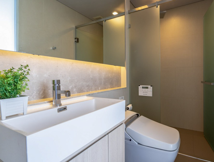 The Lumpini 24 2BR Condo 54.3 SQM | Near BTS Phrom Phong