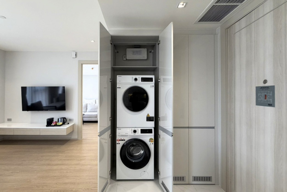 2BR Condo 106 SQM Sukhumvit 20 Near BTS Asoke | High Floor