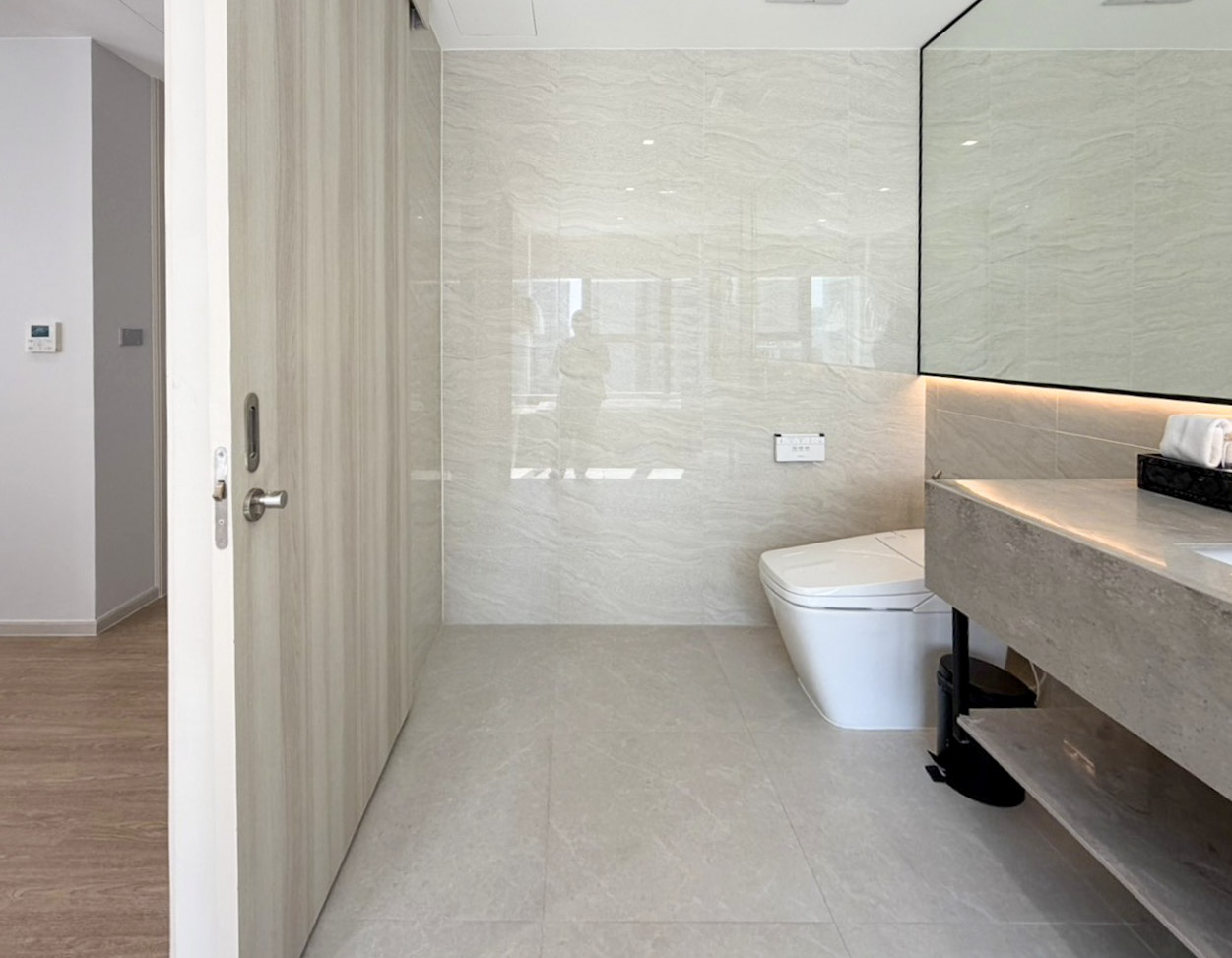666500488_3078816325643776_8805252649709013567_n 2BR Condo 106 SQM Sukhumvit 20 Near BTS Asoke | High Floor