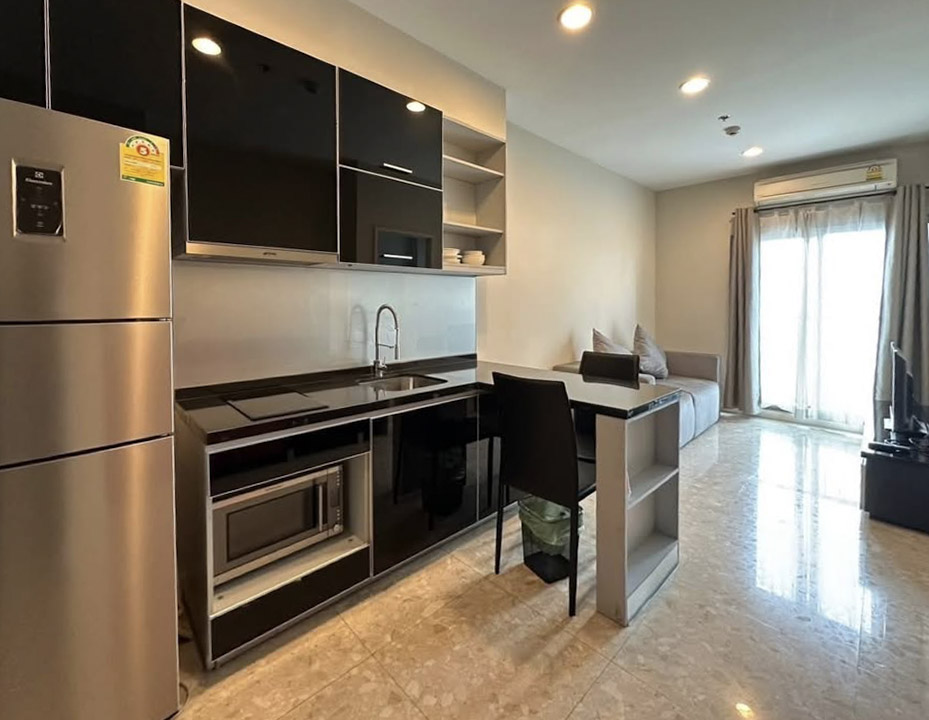 The Crest 35 SQM Sukhumvit 34 | 1BR Condo Near BTS Thonglor