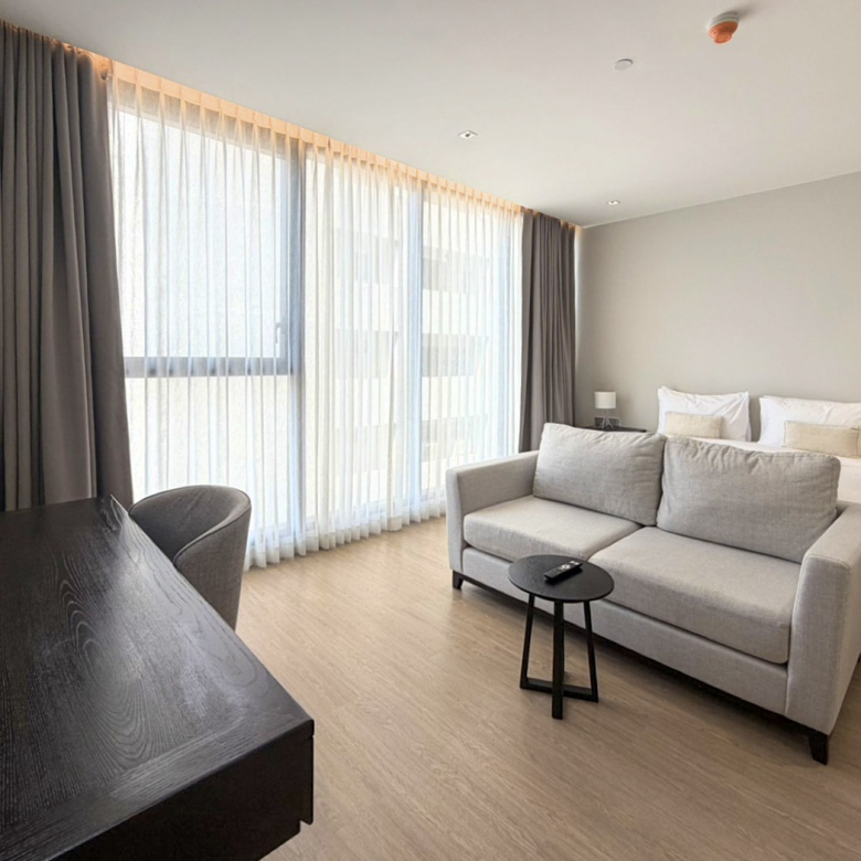 2BR Condo 106 SQM Sukhumvit 20 Near BTS Asoke | High Floor