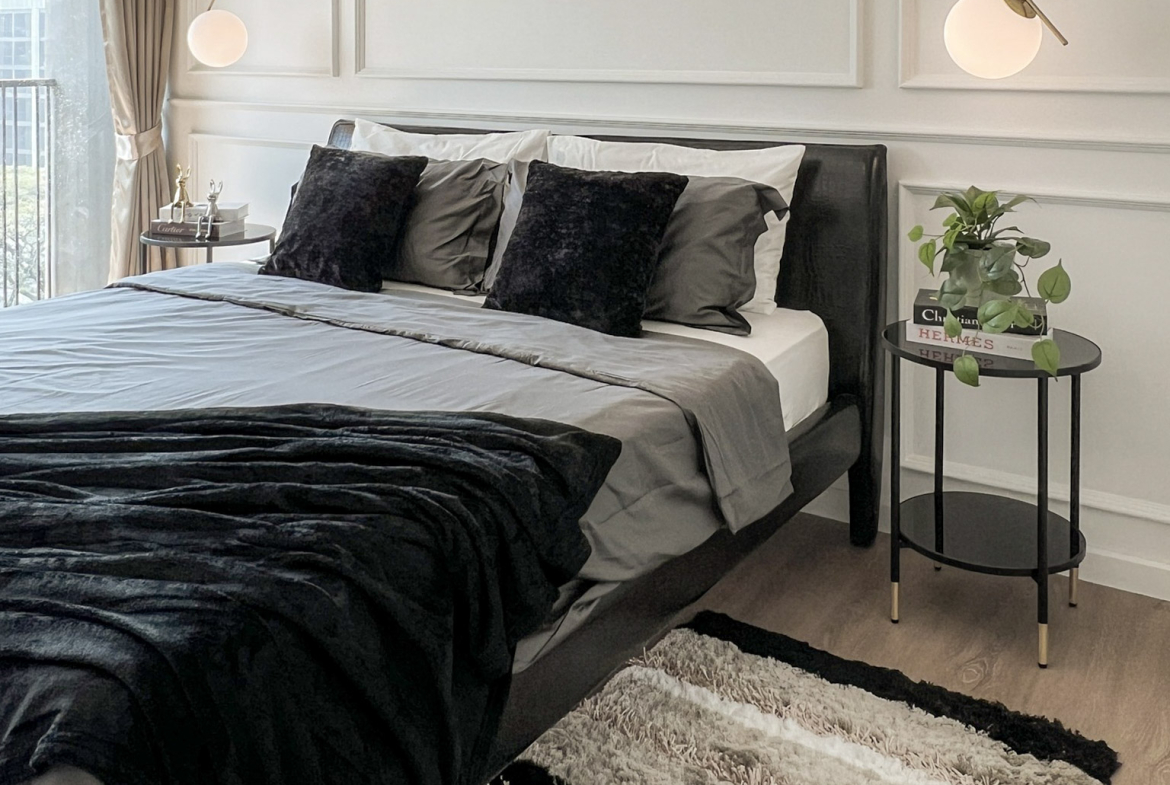 Noble Refine 1BR Condo 50 SQM | Near BTS Phrom Phong