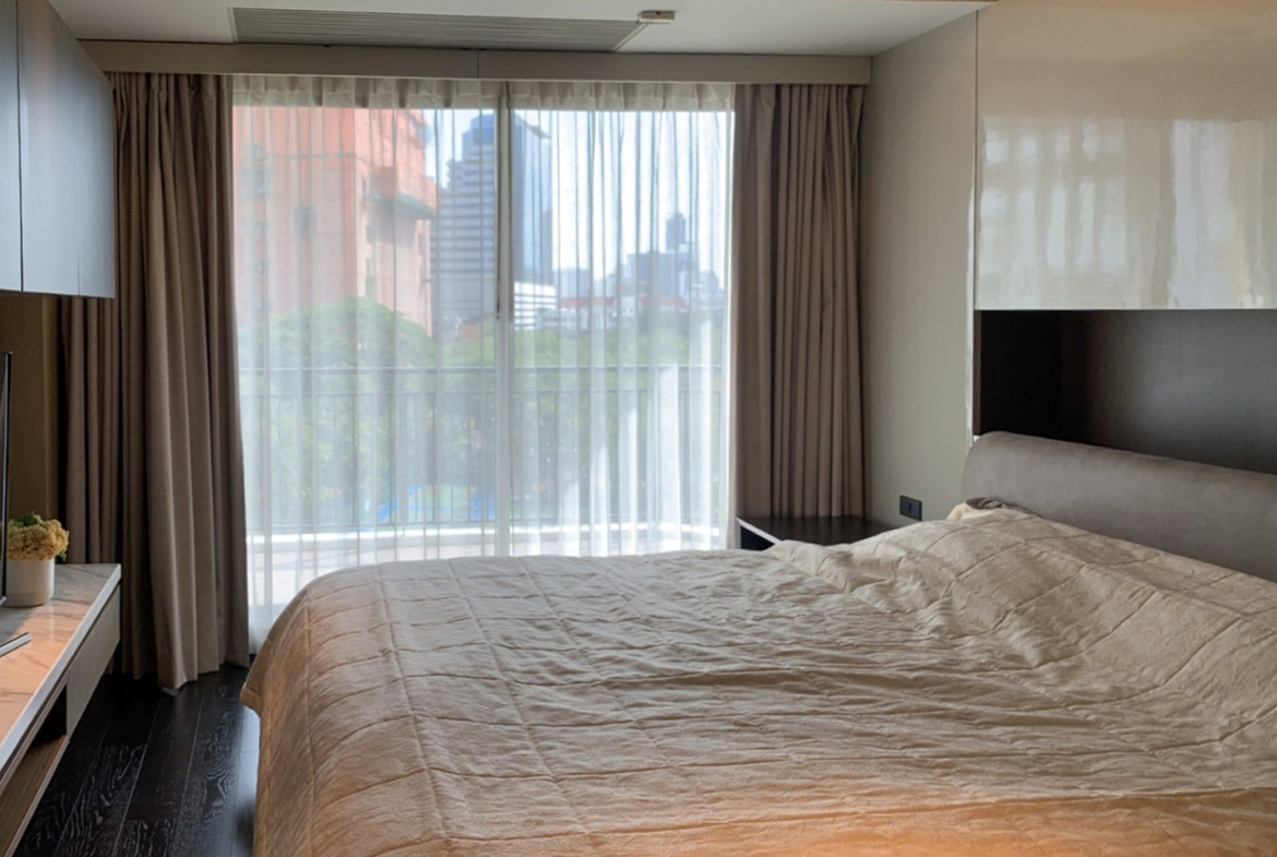 The Crest 248.37 SQM Sukhumvit 24 Duplex | 3BR Condo for Rent