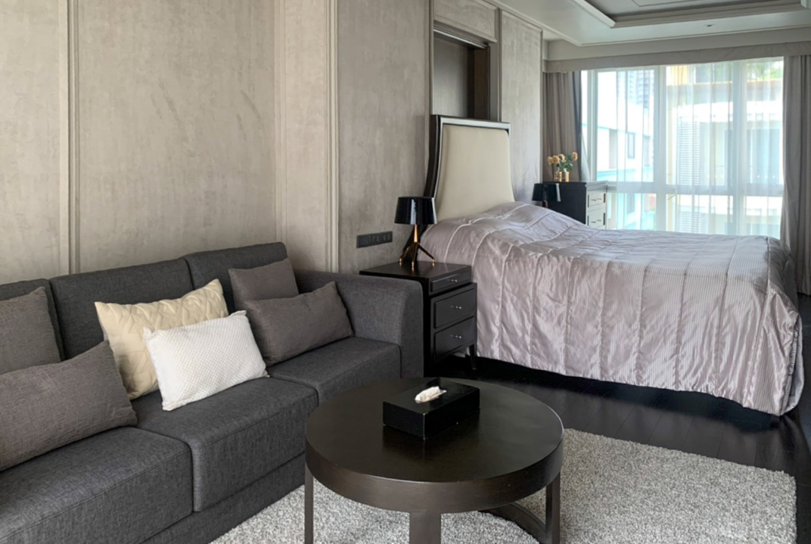 The Crest 248.37 SQM Sukhumvit 24 Duplex | 3BR Condo for Rent