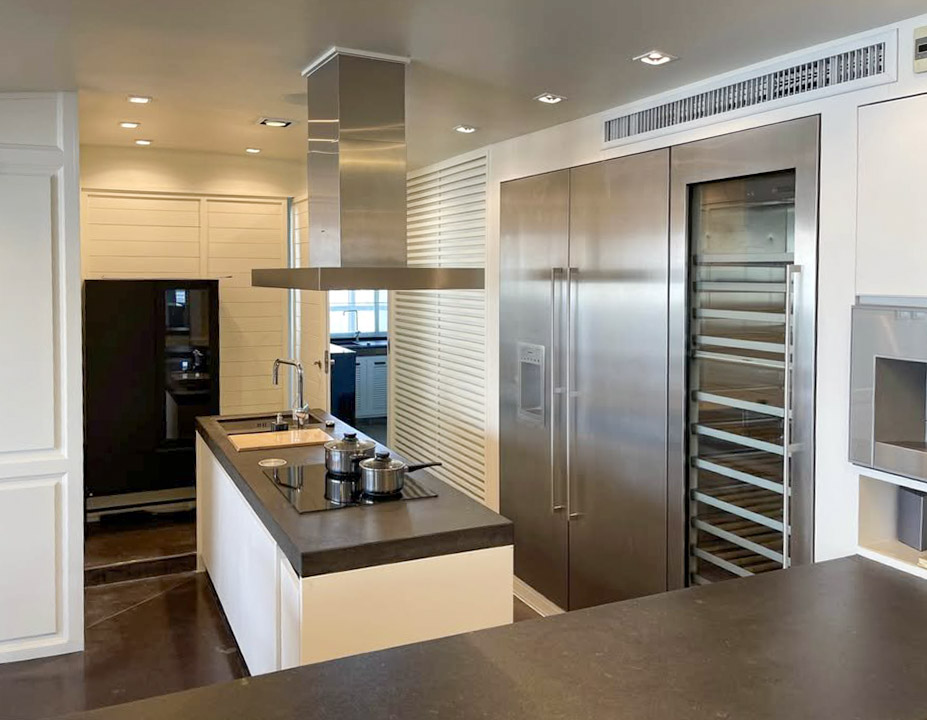 D.S. Tower 1, 270 SQM Sukhumvit 33 | Renovated 3BR Condo