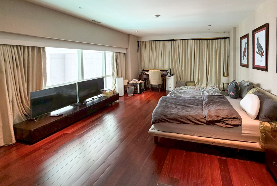 Le Raffine 347.16 SQM Sukhumvit 31 Duplex | Private Pool 3BR