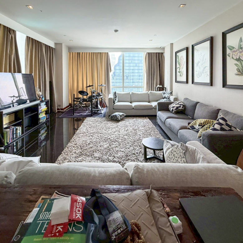 Le Raffine 347.16 SQM Sukhumvit 31 Duplex | Private Pool 3BR