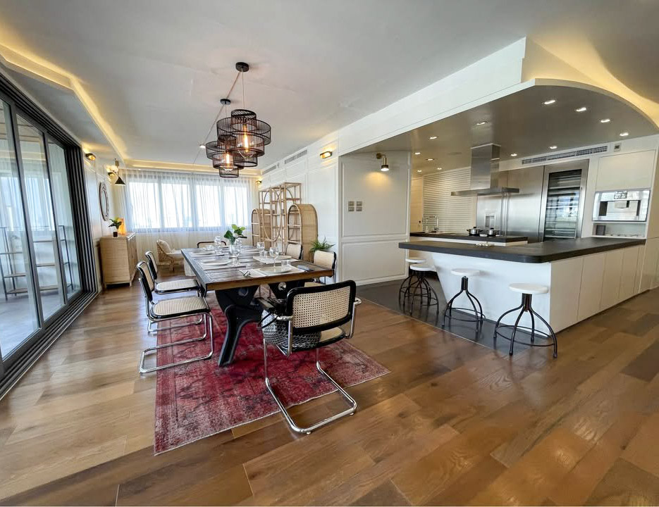 D.S. Tower 1, 270 SQM Sukhumvit 33 | Renovated 3BR Condo