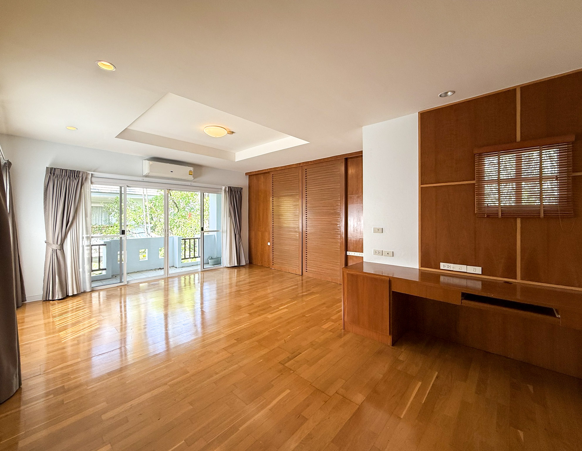 Luxury Pool Villa 400 SQM Sukhumvit 36 | 4BR Near BTS