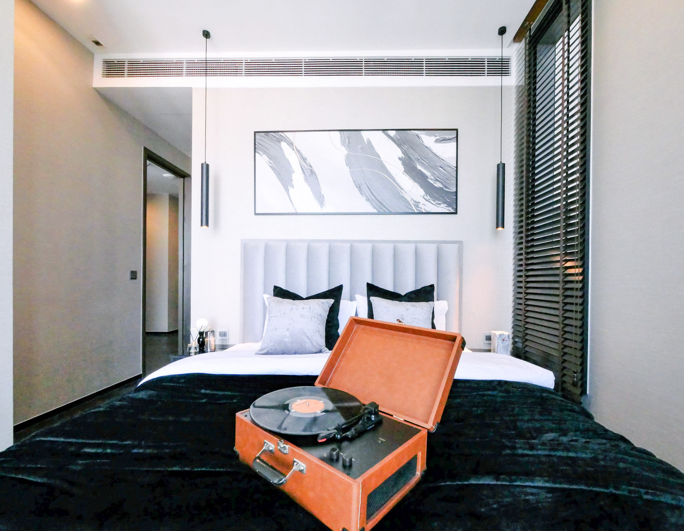 P1002084 The ESSE Sukhumvit 36 | 3BR 124 SQM Luxury Condo for Rent