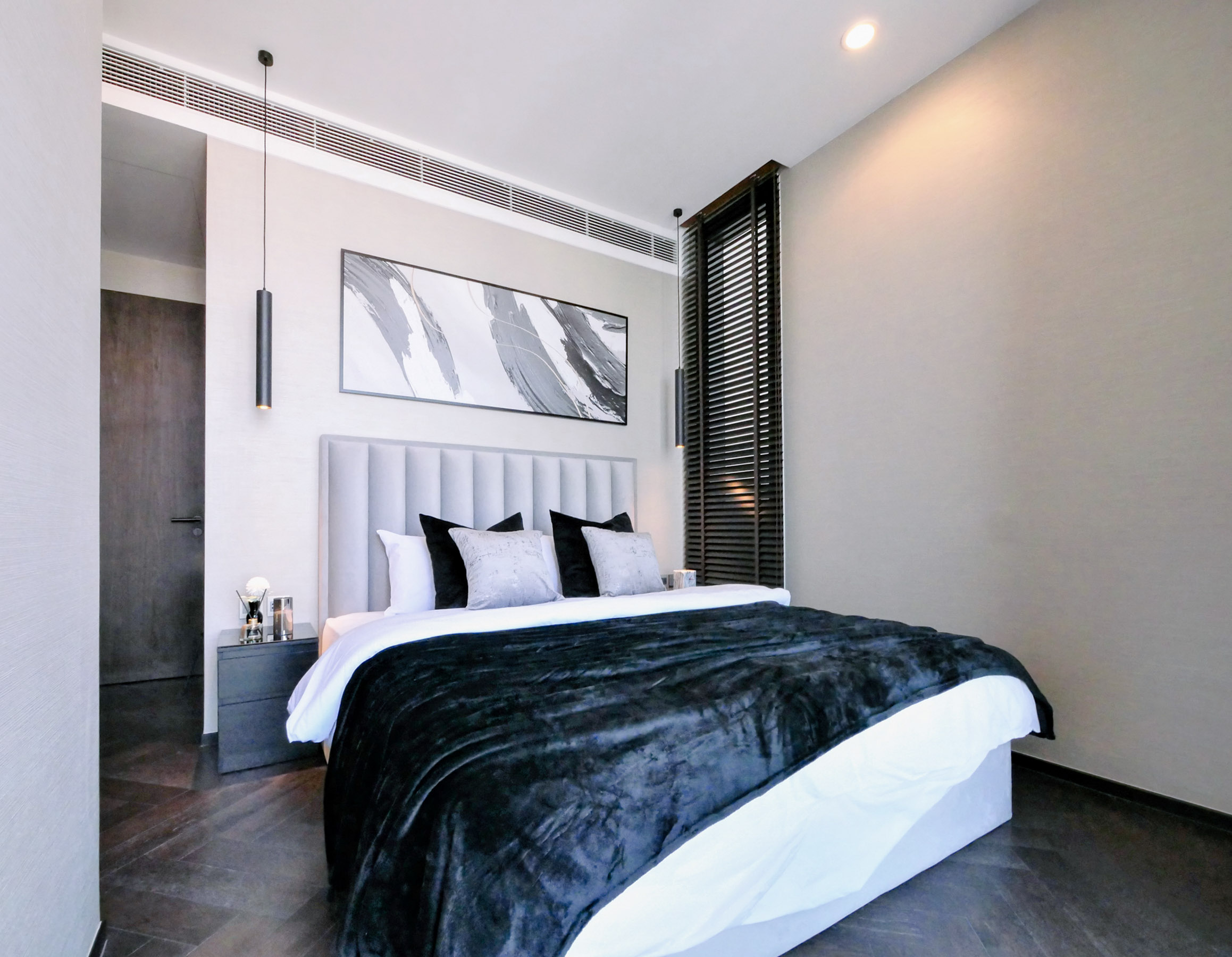 P1002093 The ESSE Sukhumvit 36 | 3BR 124 SQM Luxury Condo for Rent