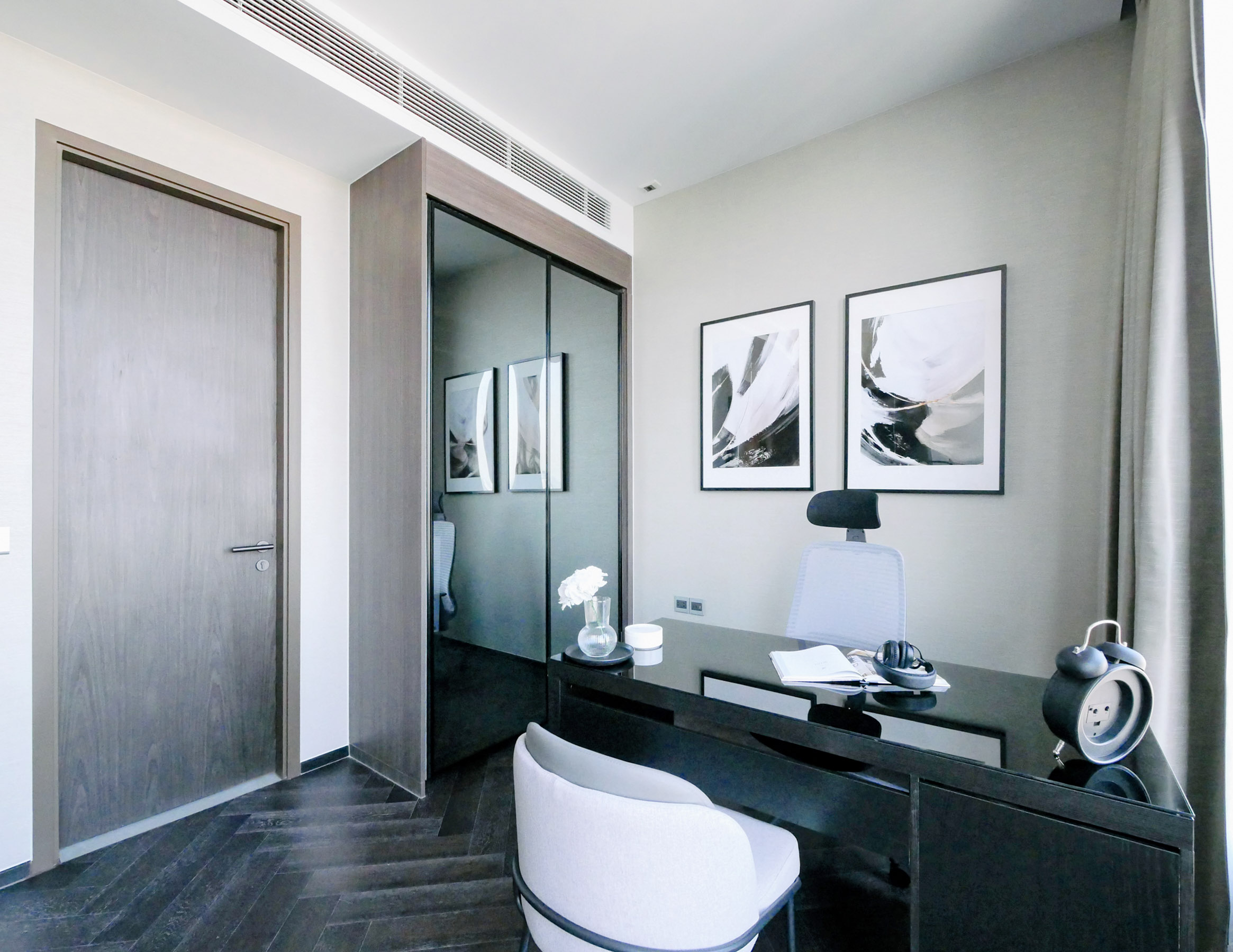 P1002150 The ESSE Sukhumvit 36 | 3BR 124 SQM Luxury Condo for Rent