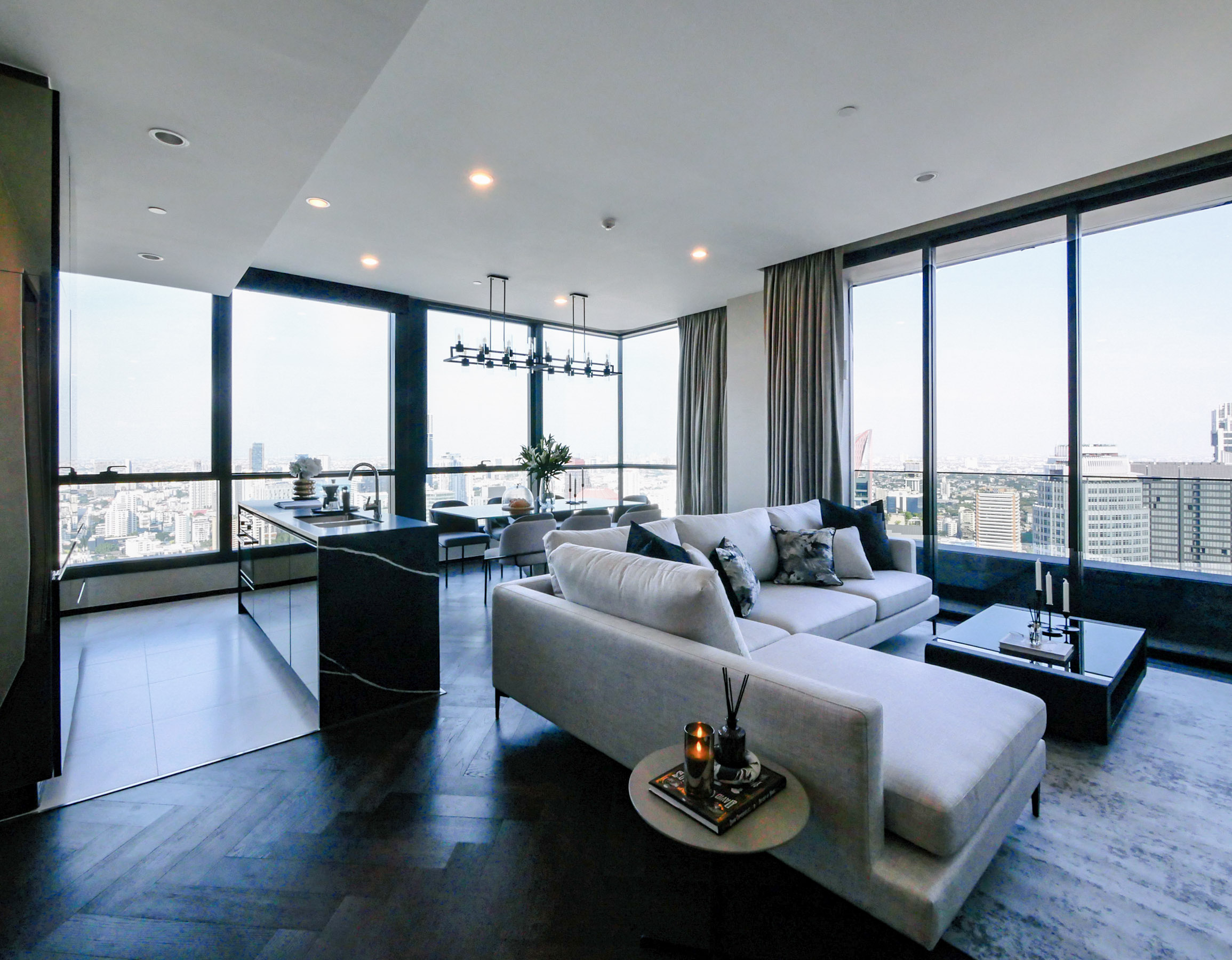 P1002162 The ESSE Sukhumvit 36 | 3BR 124 SQM Luxury Condo for Rent