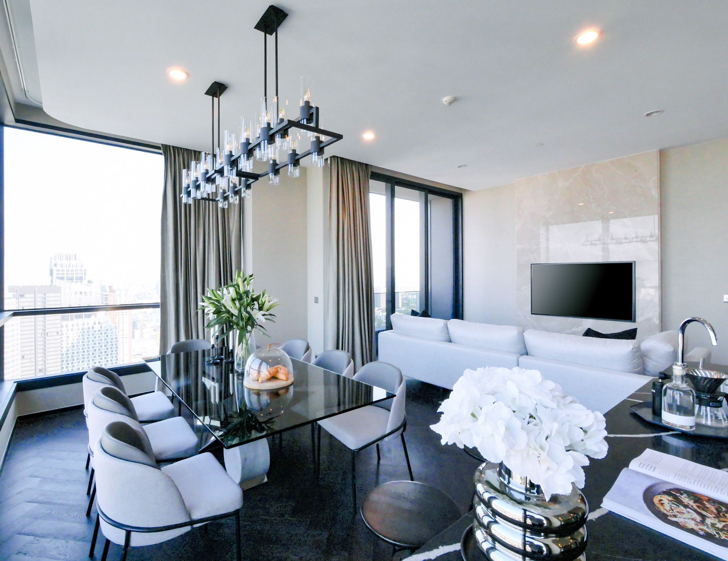P1002171 The ESSE Sukhumvit 36 | 3BR 124 SQM Luxury Condo for Rent