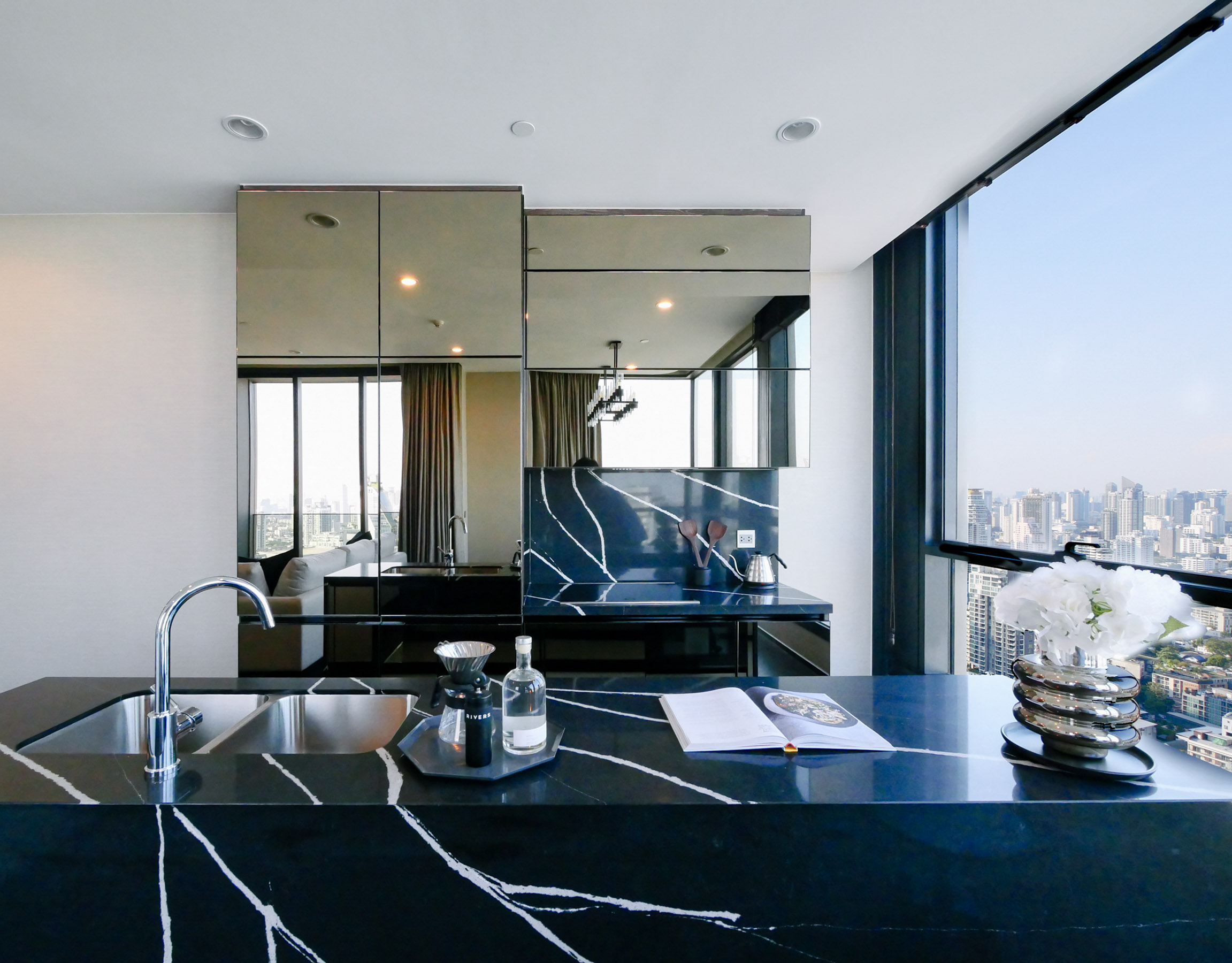 P1002181 The ESSE Sukhumvit 36 | 3BR 124 SQM Luxury Condo for Rent