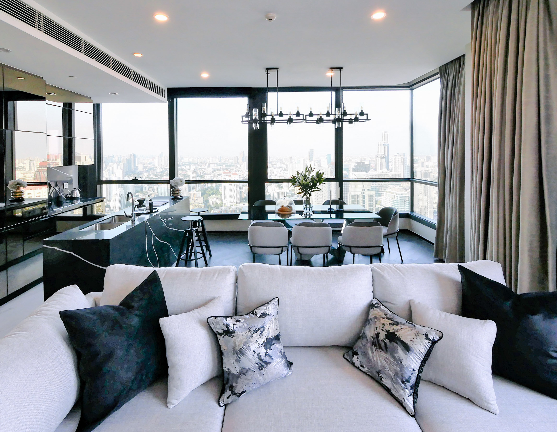 P1002251 The ESSE Sukhumvit 36 | 3BR 124 SQM Luxury Condo for Rent