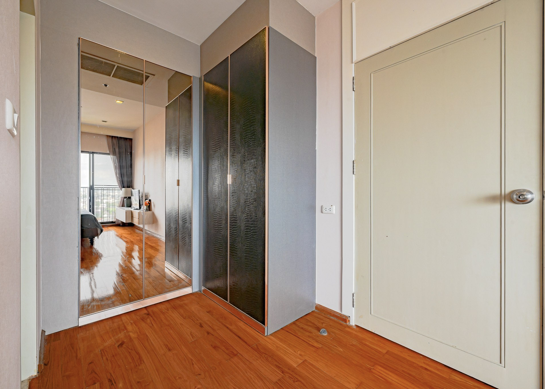 Noble Reveal Ekkamai 51 SQM Near BTS Investment