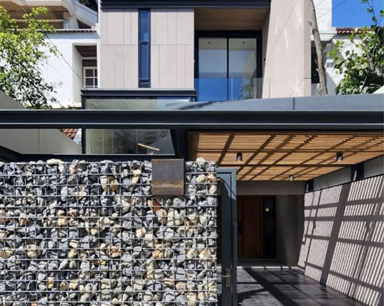 Sukhumvit 49 Townhome 270 SQM | 3BR Renovated