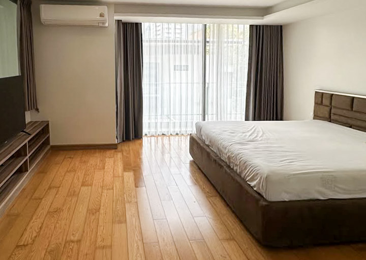 Thonglor Duplex 133 SQM | Pet-Friendly Condo